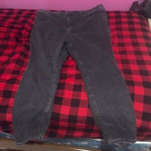 This is OldNavy Extra High-Rise Rockstar super skinny the size is 22 in women